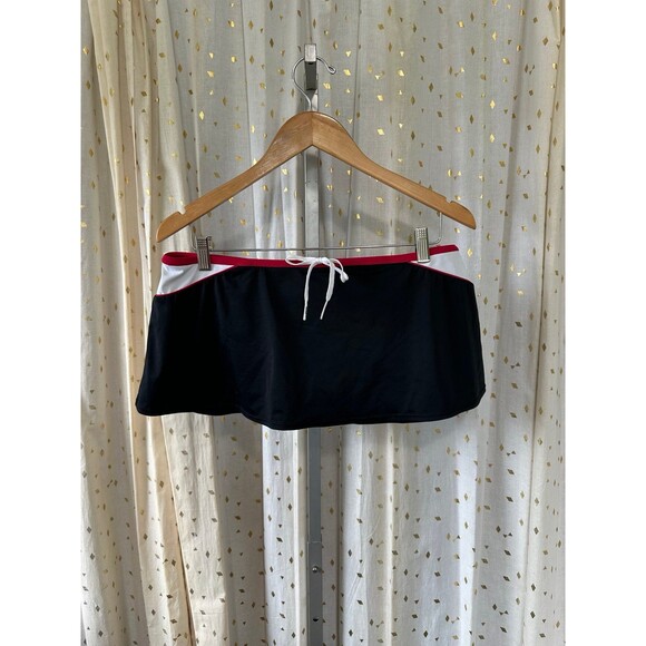 Nike Women's Solid Element Swimsuit Pull On Mini Board Skirt Bottom Only 14 - Picture 1 of 6